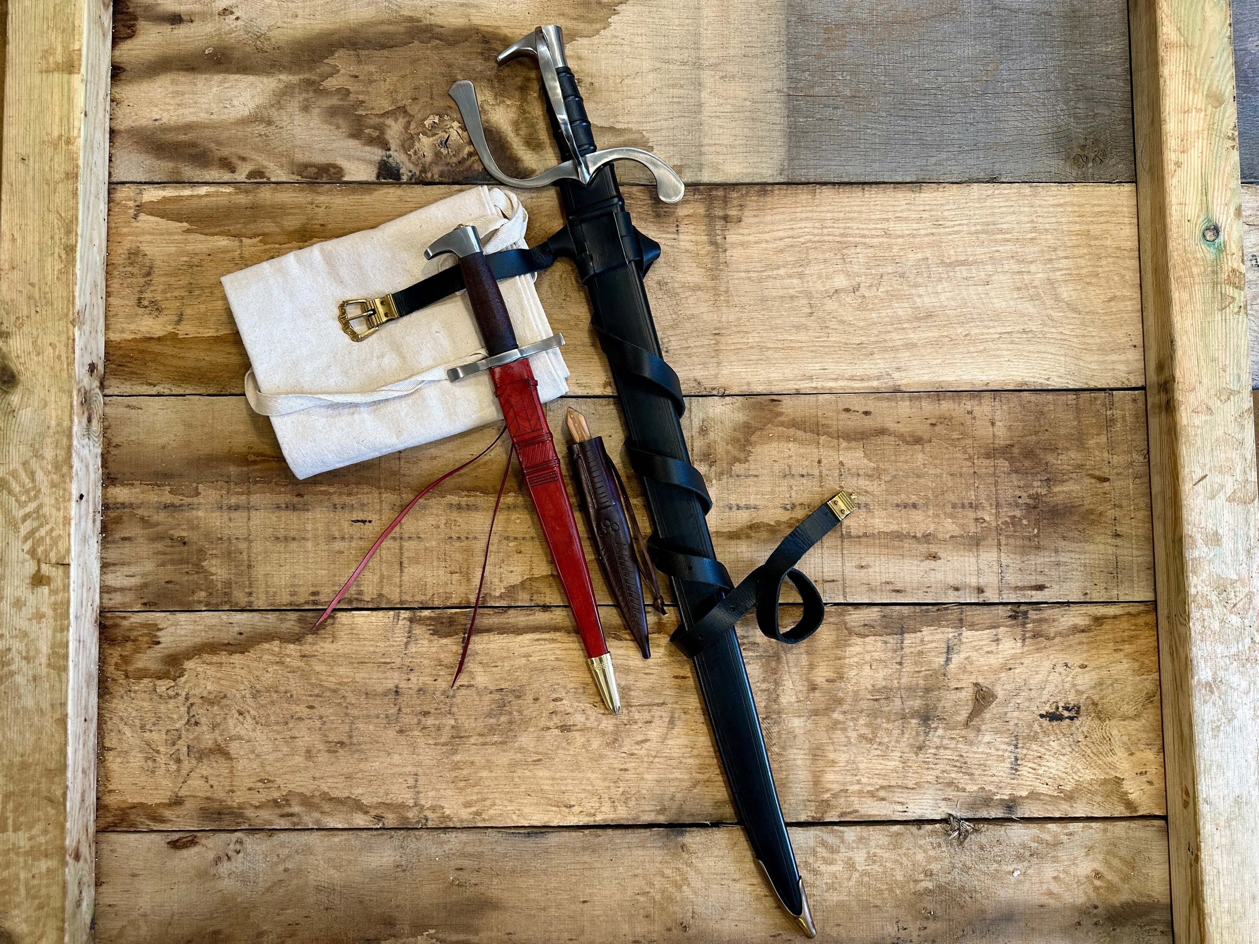 15th Century Wakefield Hanger Sword Bundle - with FREE sword bag