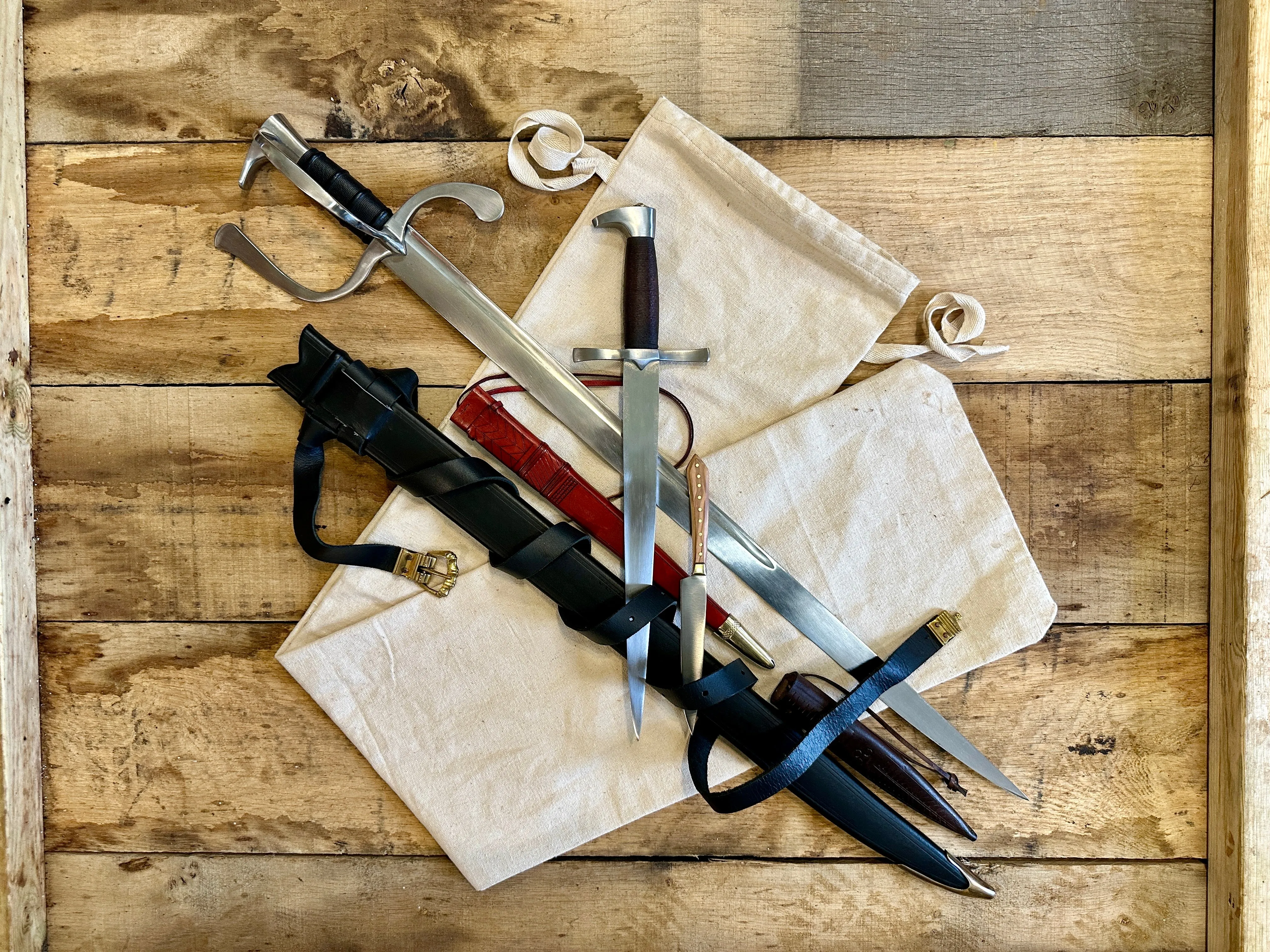 15th Century Wakefield Hanger Sword Bundle - with FREE sword bag