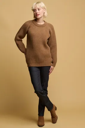 Women's Lambswool Fisherman Ribbed Jumper - Dark Camel